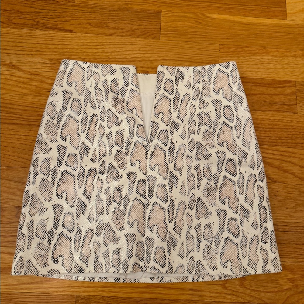 Snakeskin print skirt zip back